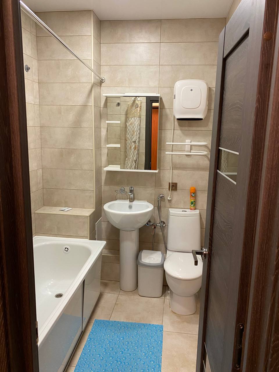 Новая квартира в центре с дизайнерским ремонтом, и удобствами